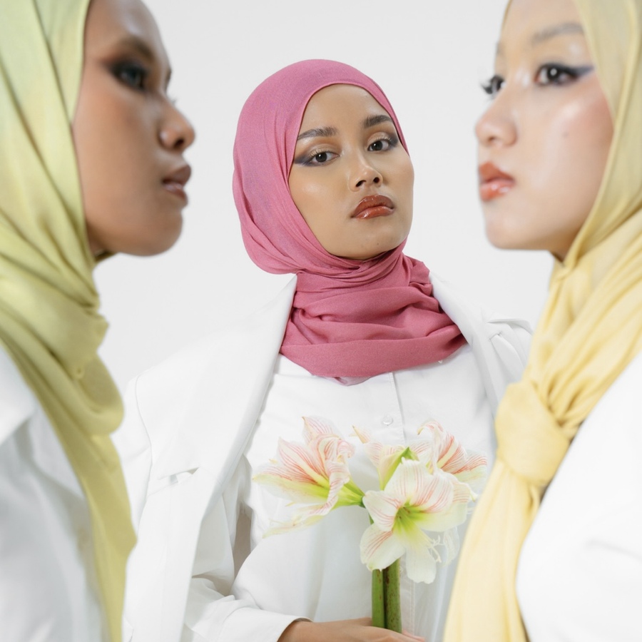 noora-launches-its-new-collection-the-petal-phase-modestalk