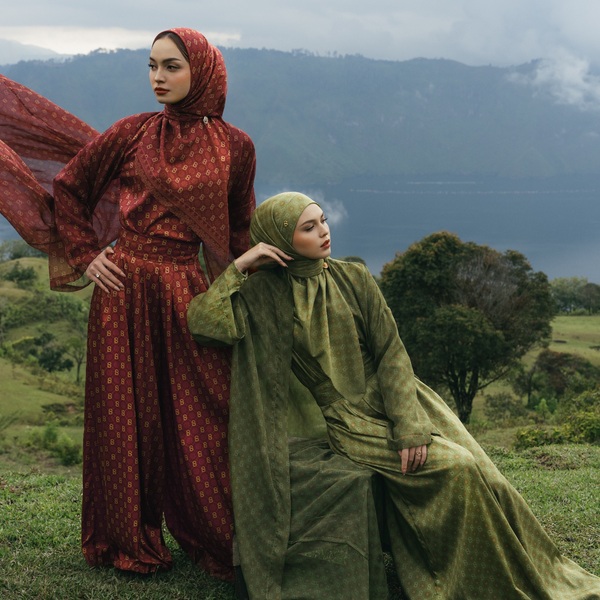 It Doesn’t Have to Be Red and White: Buttonscarves Celebrates Indonesian Independence Through Songket